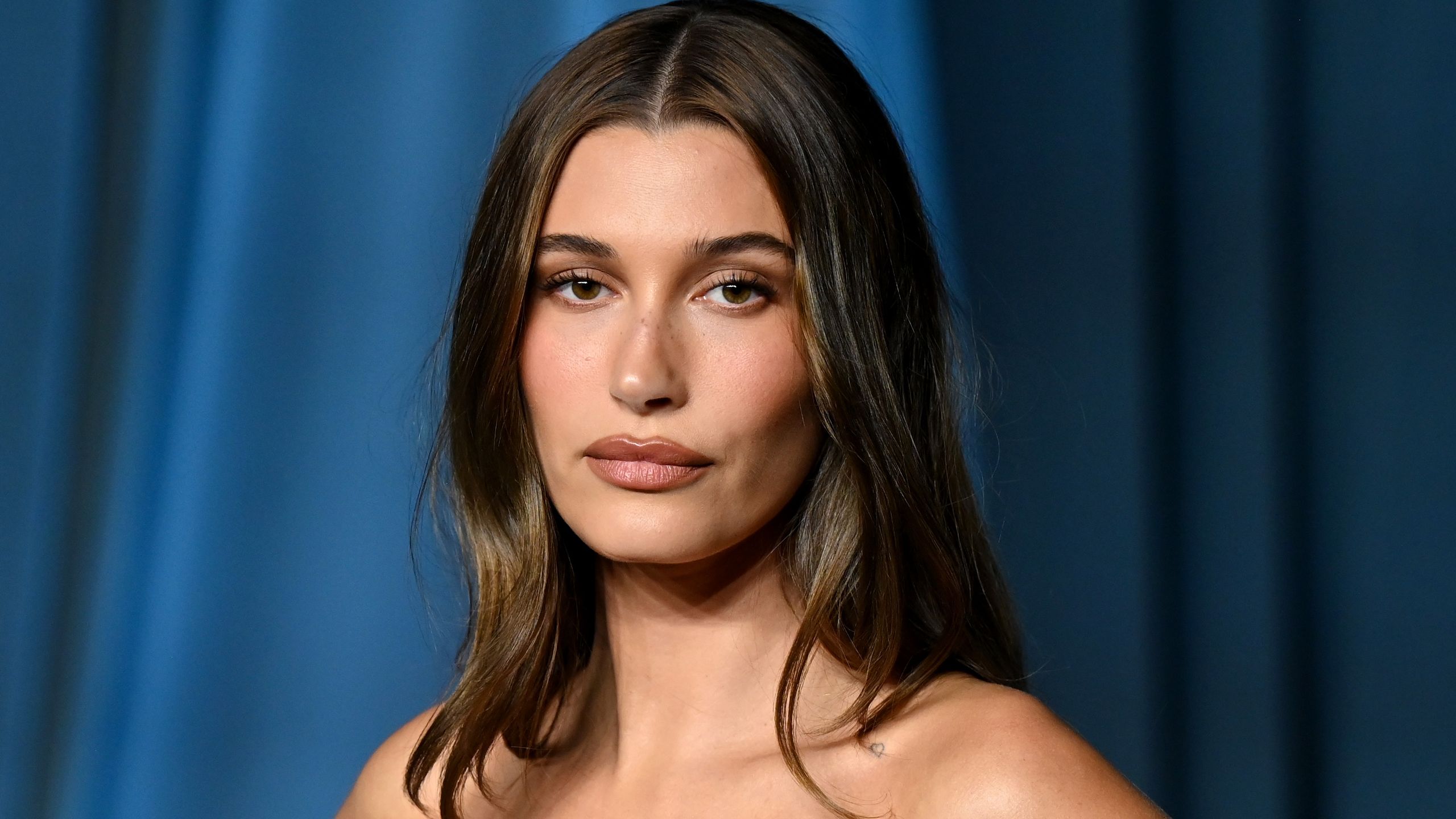 hailey20bieber20tiger20eye20nails - Phone Cooler